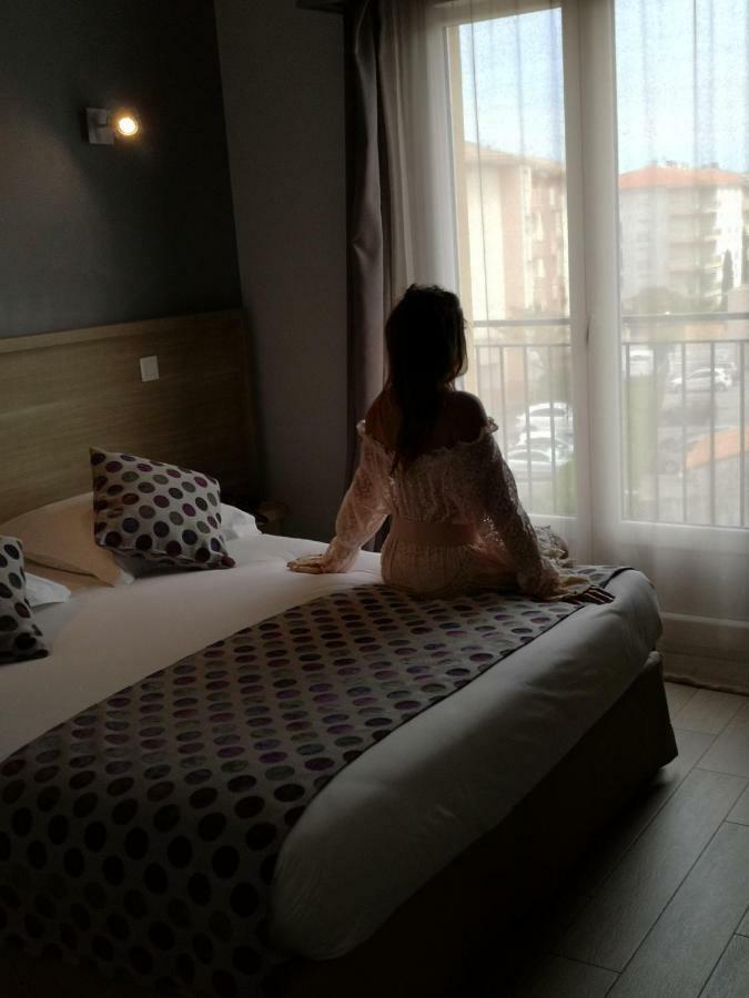 Atoll Hotel Restaurant Fréjus Екстериор снимка